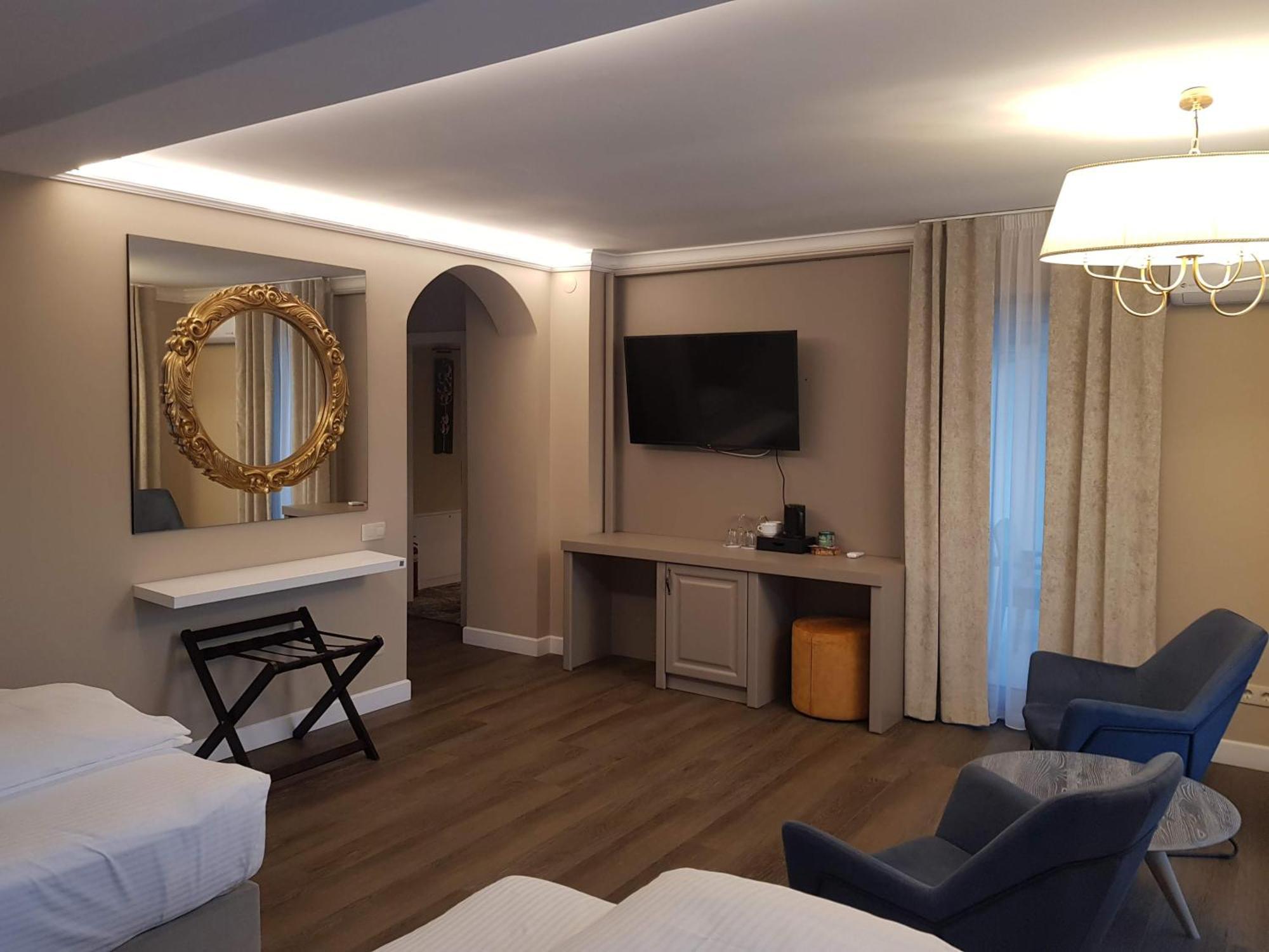 Atlantic Boutique Hotel Targu Mures Ngoại thất bức ảnh