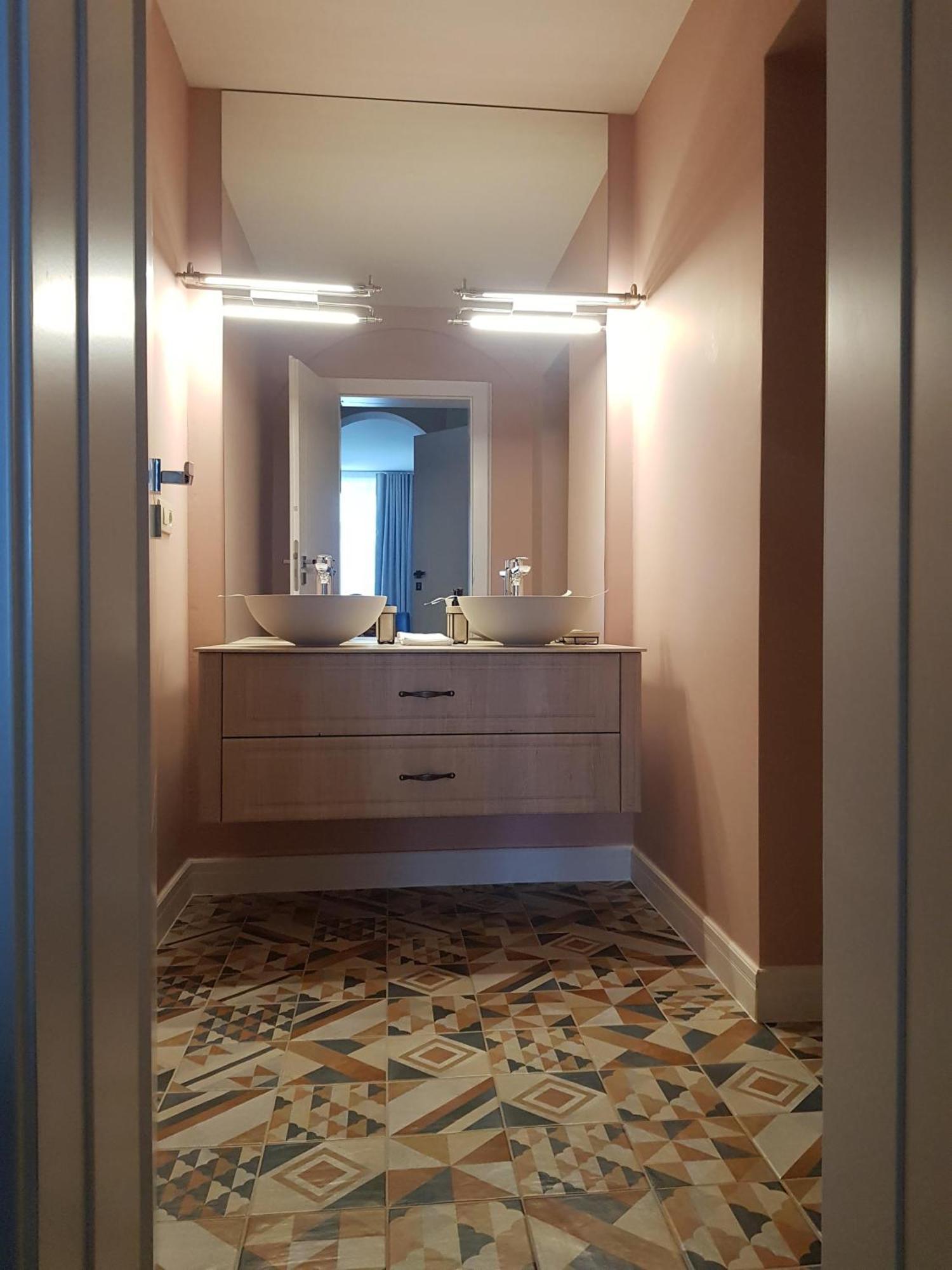 Atlantic Boutique Hotel Targu Mures Ngoại thất bức ảnh