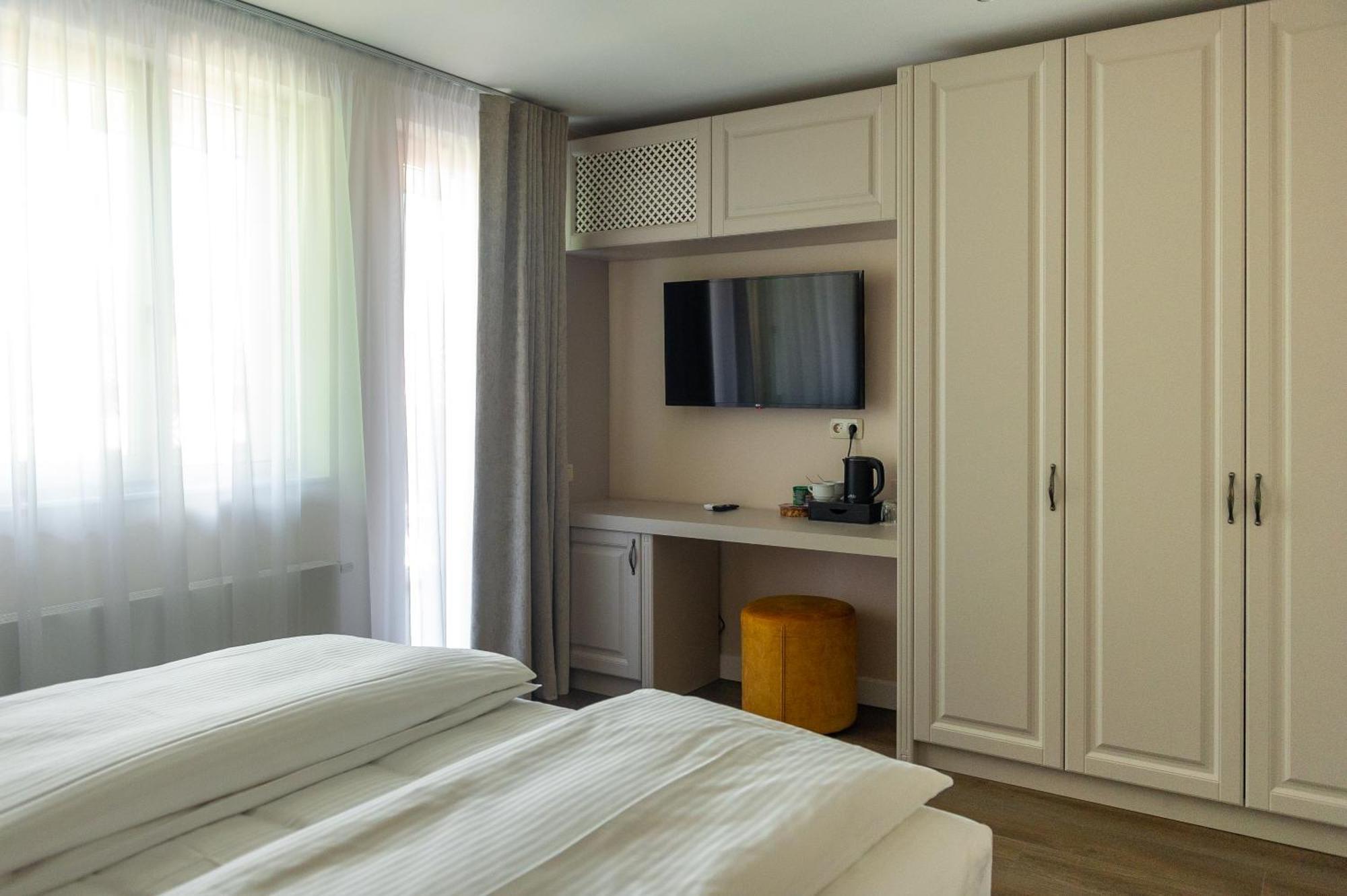 Atlantic Boutique Hotel Targu Mures Ngoại thất bức ảnh
