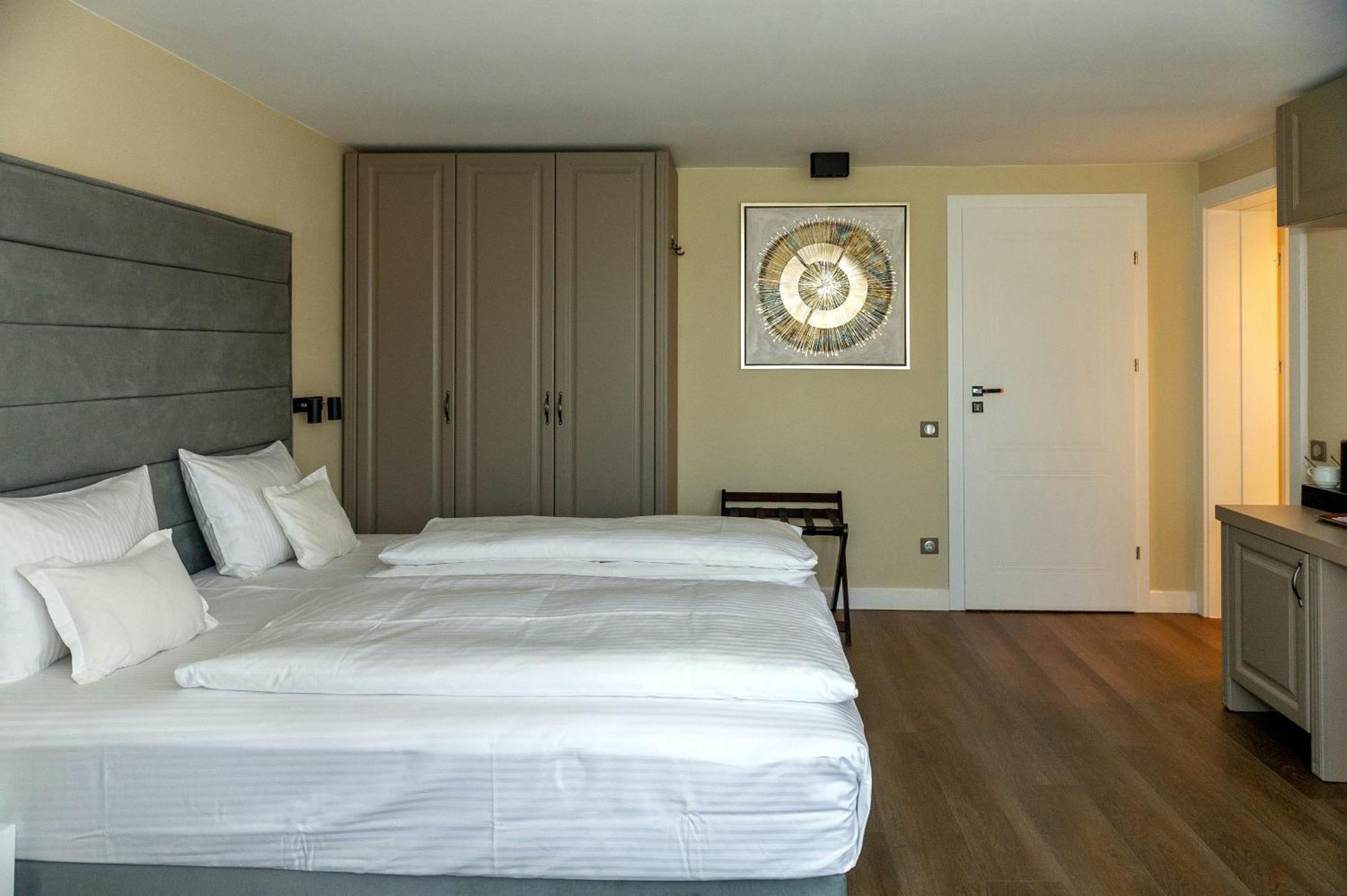 Atlantic Boutique Hotel Targu Mures Ngoại thất bức ảnh